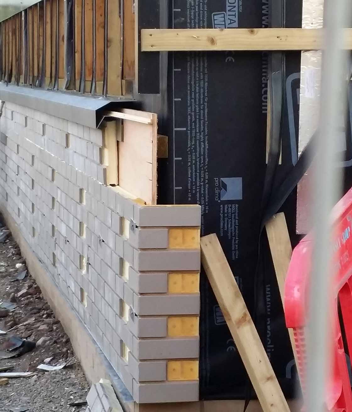 Gebrik cladding