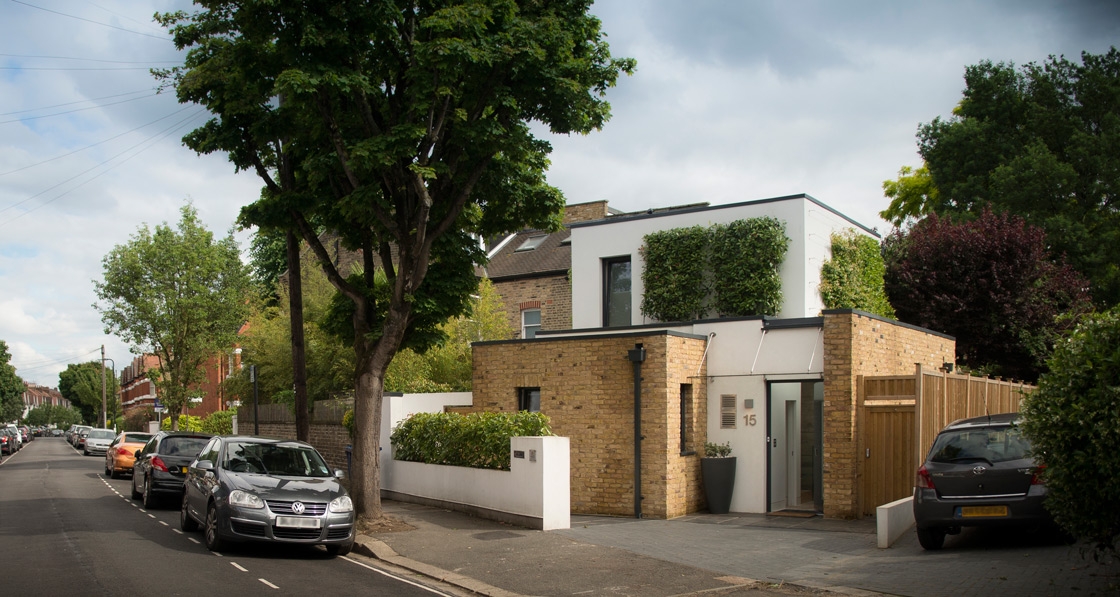 Chiswick Eco Lodge stitches into historic London street