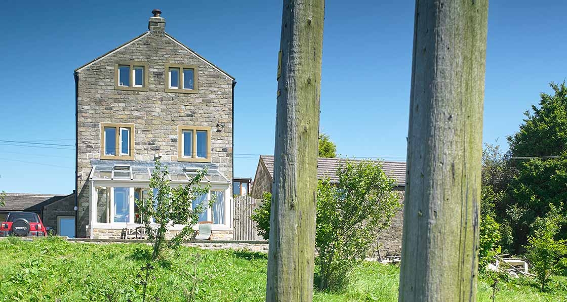 Radical retrofit transforms Pennines historic barn